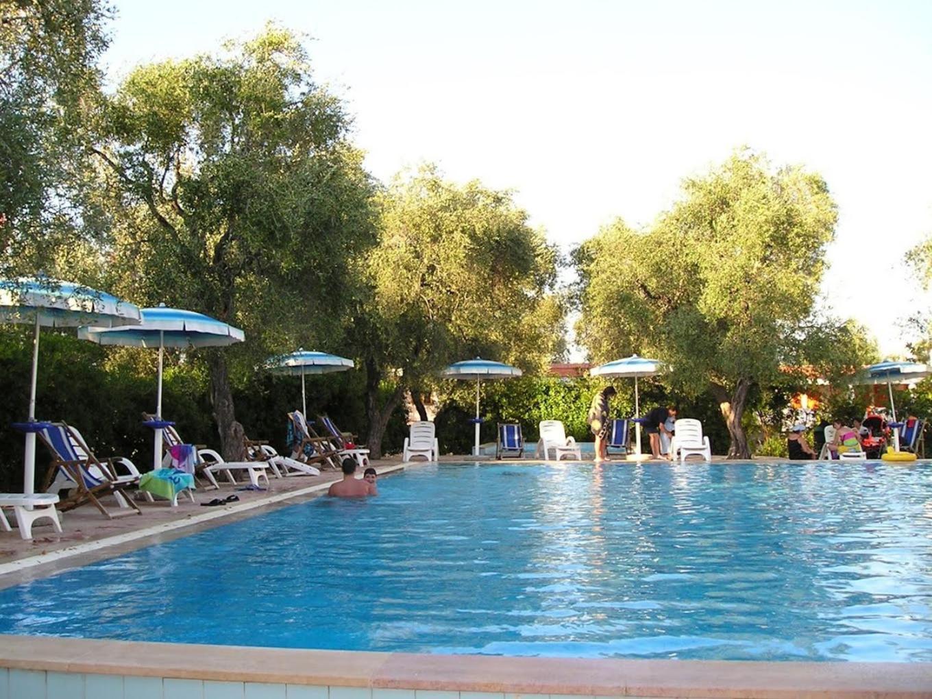ויאסטה Residence Baia Del Gallo מראה חיצוני תמונה