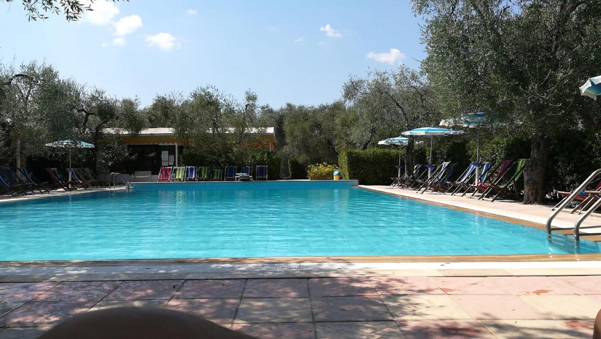 ויאסטה Residence Baia Del Gallo מראה חיצוני תמונה